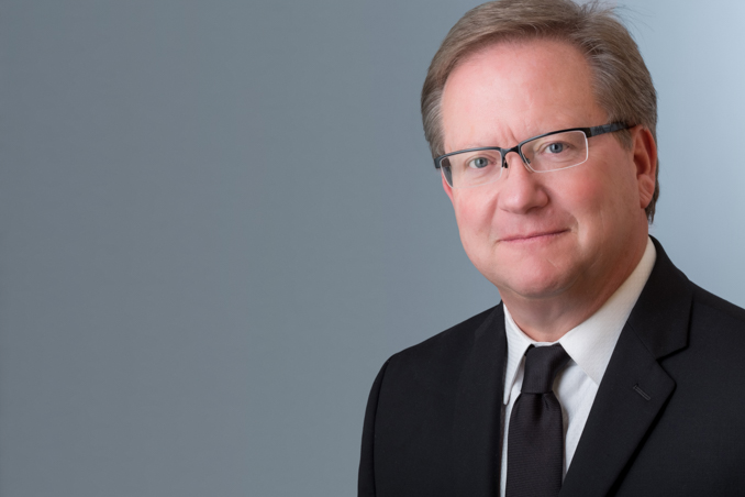 Ralph Archibald, 銷售部高級副總裁