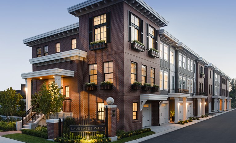 Harvard Gardens South Surrey